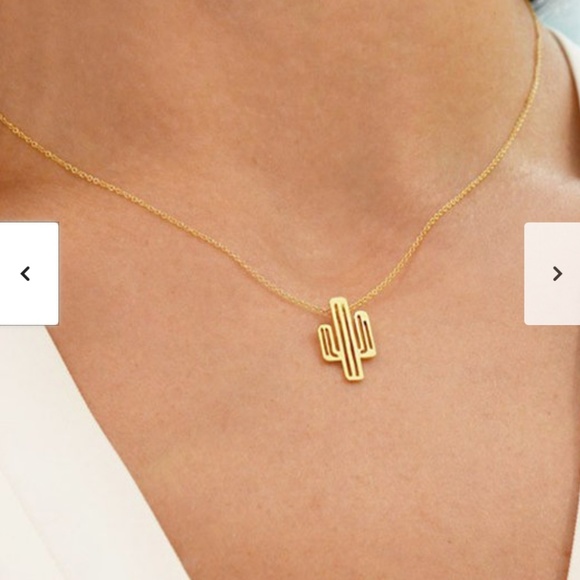 Gold Cactus necklace simple minimal jewelry 🌵 - Picture 3 of 5